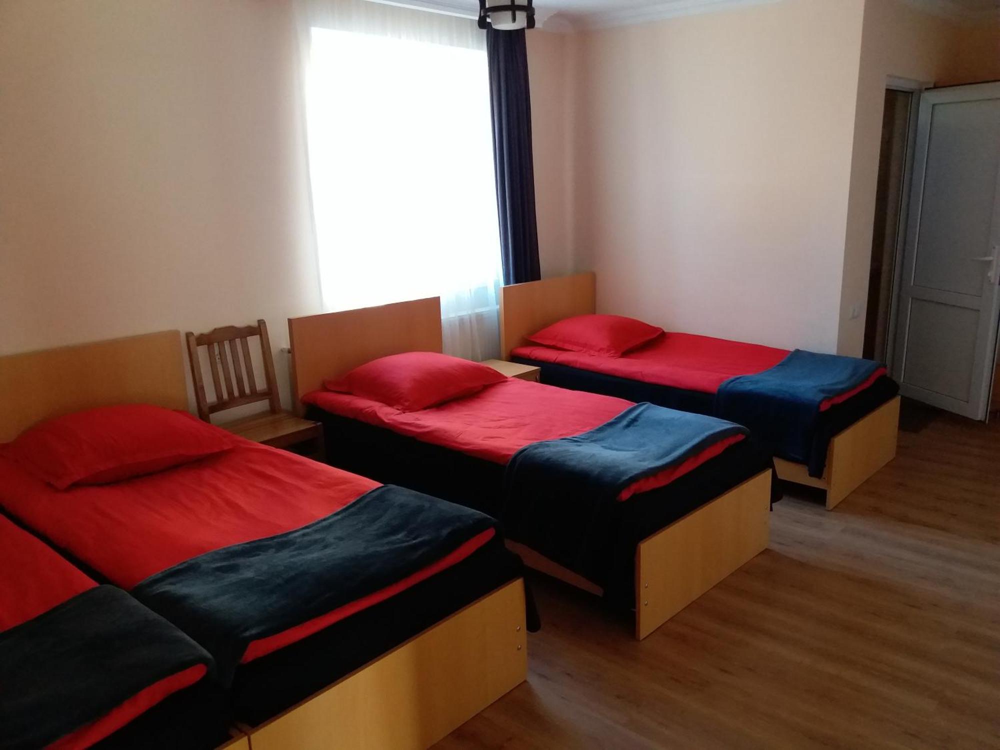 Guest House Qubi كازباجي الغرفة الصورة