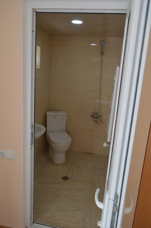 Guest House Qubi كازباجي المظهر الخارجي الصورة