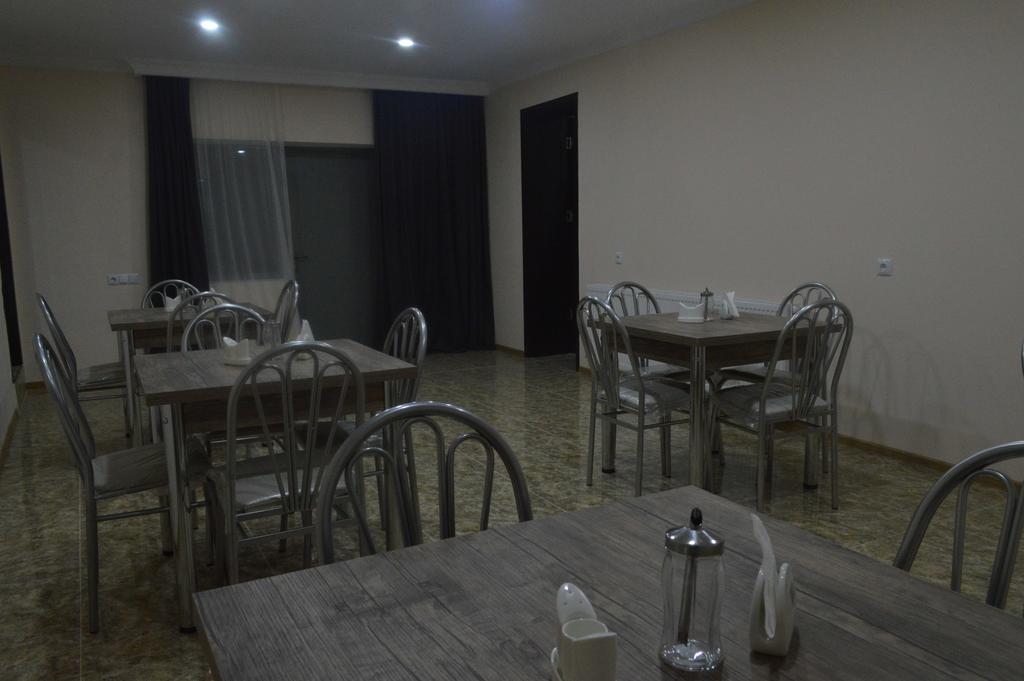 Guest House Qubi كازباجي المظهر الخارجي الصورة