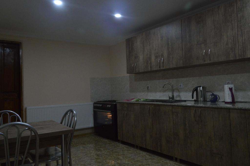 Guest House Qubi كازباجي المظهر الخارجي الصورة