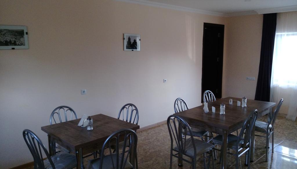 Guest House Qubi كازباجي المظهر الخارجي الصورة