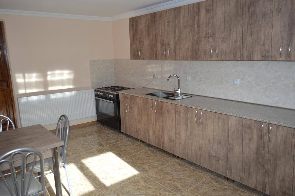 Guest House Qubi كازباجي المظهر الخارجي الصورة