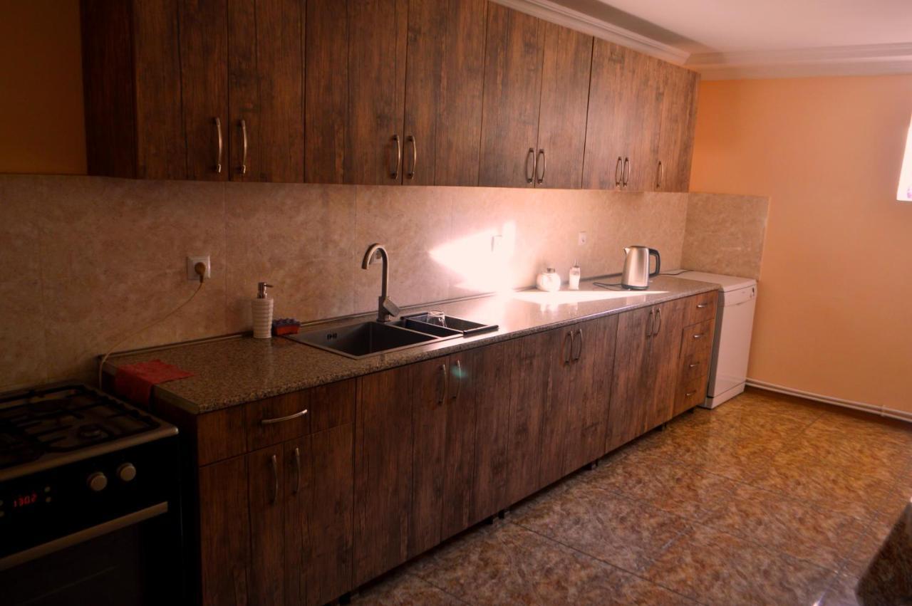Guest House Qubi كازباجي المظهر الخارجي الصورة
